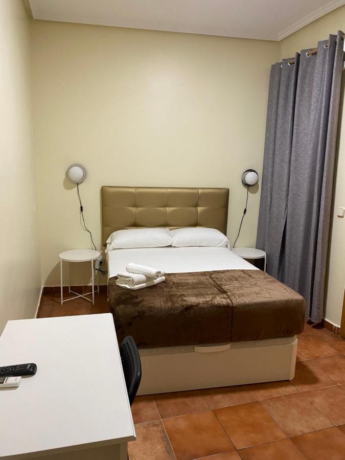 Hostal Alaska Madrid Eksteriør billede