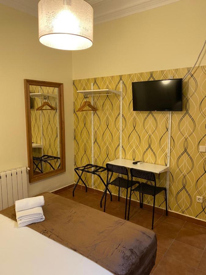 Hostal Alaska Madrid Eksteriør billede