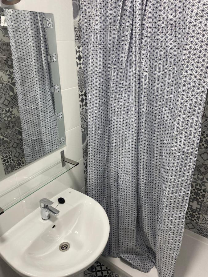Hostal Alaska Madrid Eksteriør billede
