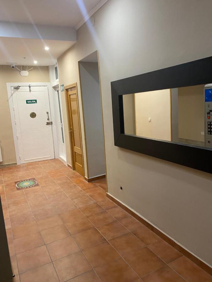 Hostal Alaska Madrid Eksteriør billede