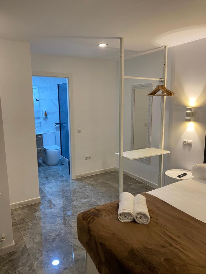 Hostal Alaska Madrid Eksteriør billede