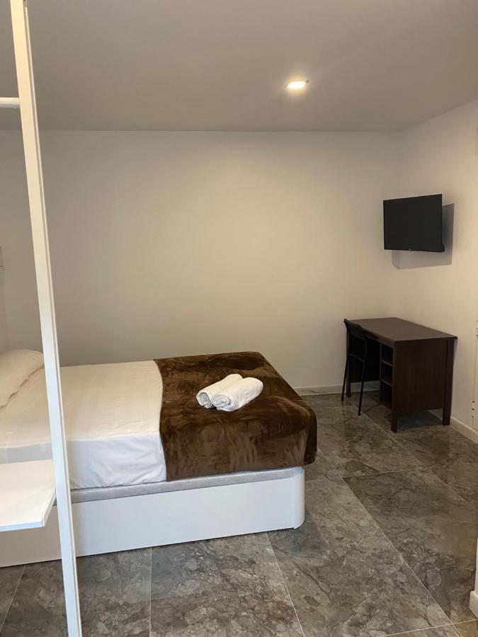 Hostal Alaska Madrid Eksteriør billede