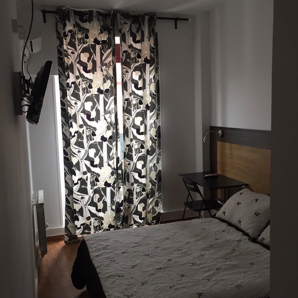 Hostal Alaska Madrid Eksteriør billede