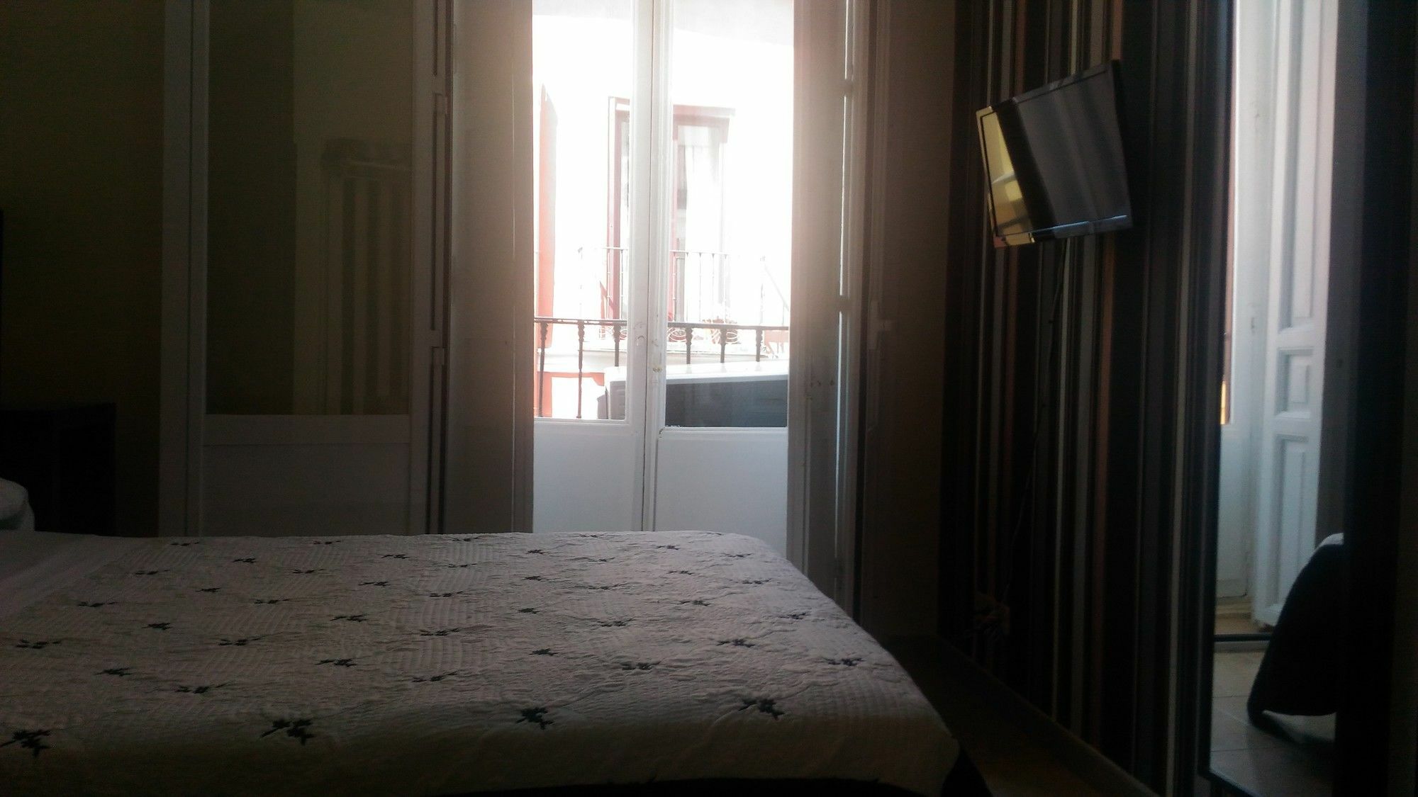Hostal Alaska Madrid Eksteriør billede