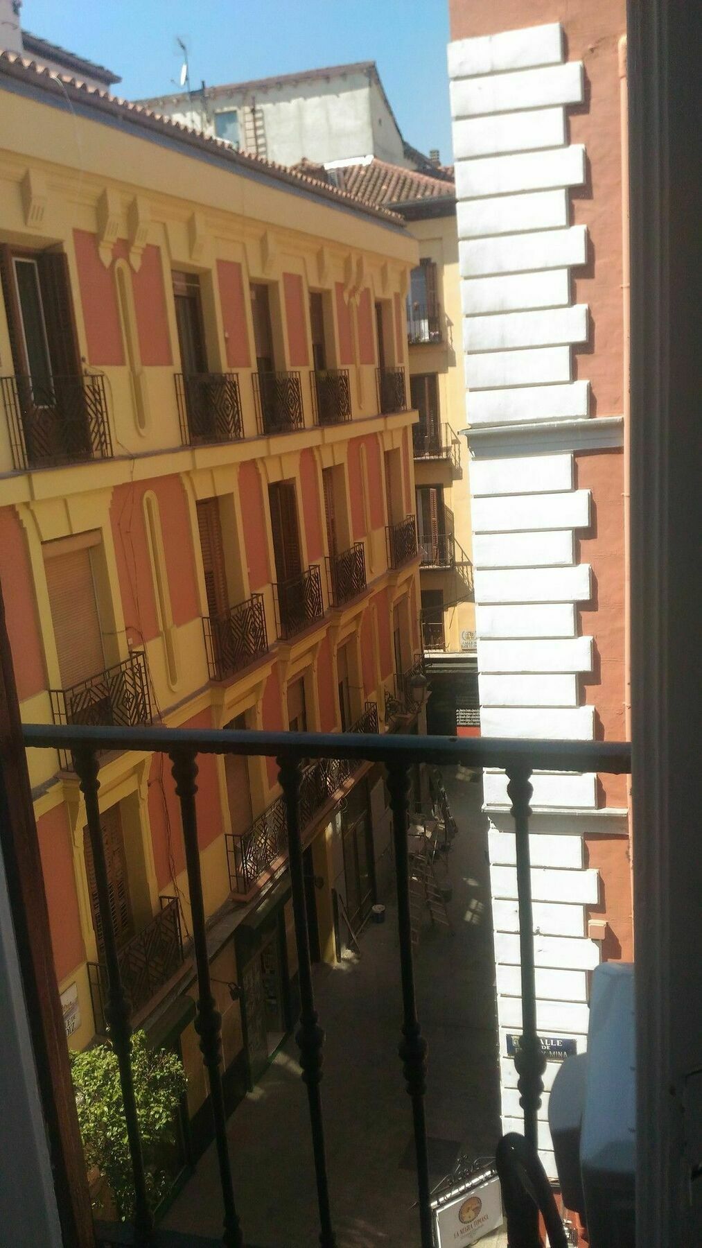 Hostal Alaska Madrid Eksteriør billede