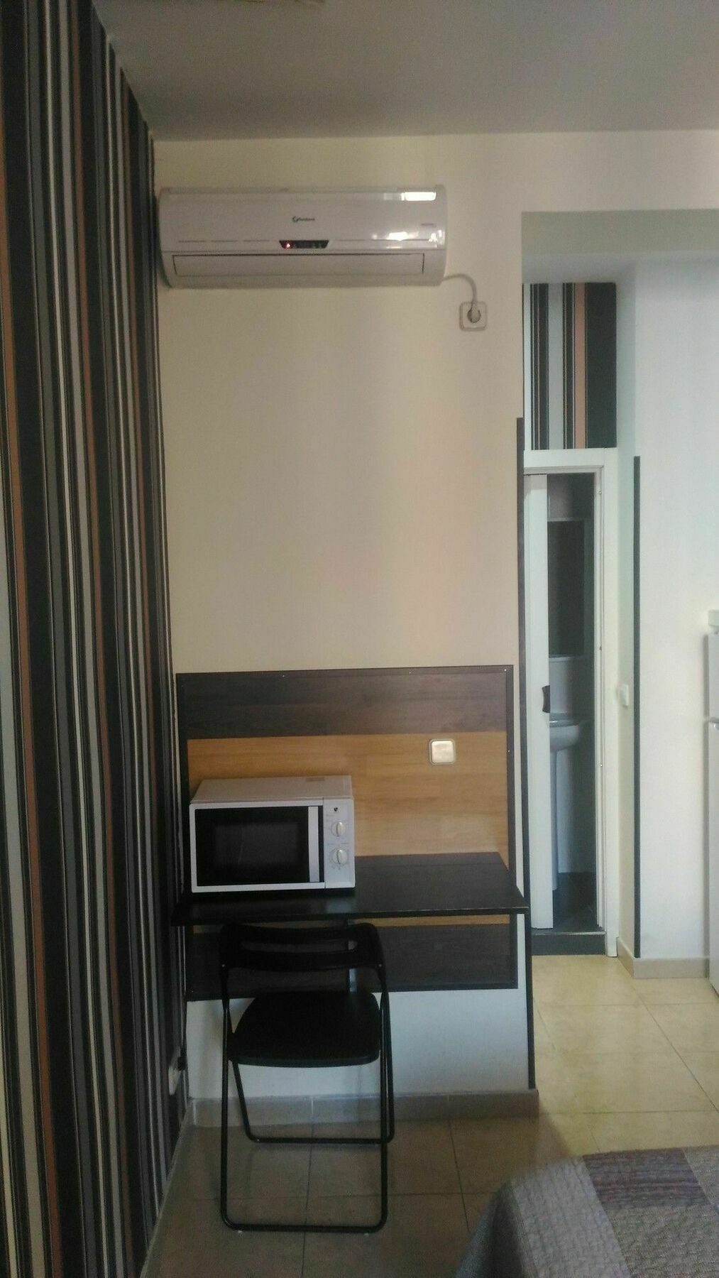 Hostal Alaska Madrid Eksteriør billede