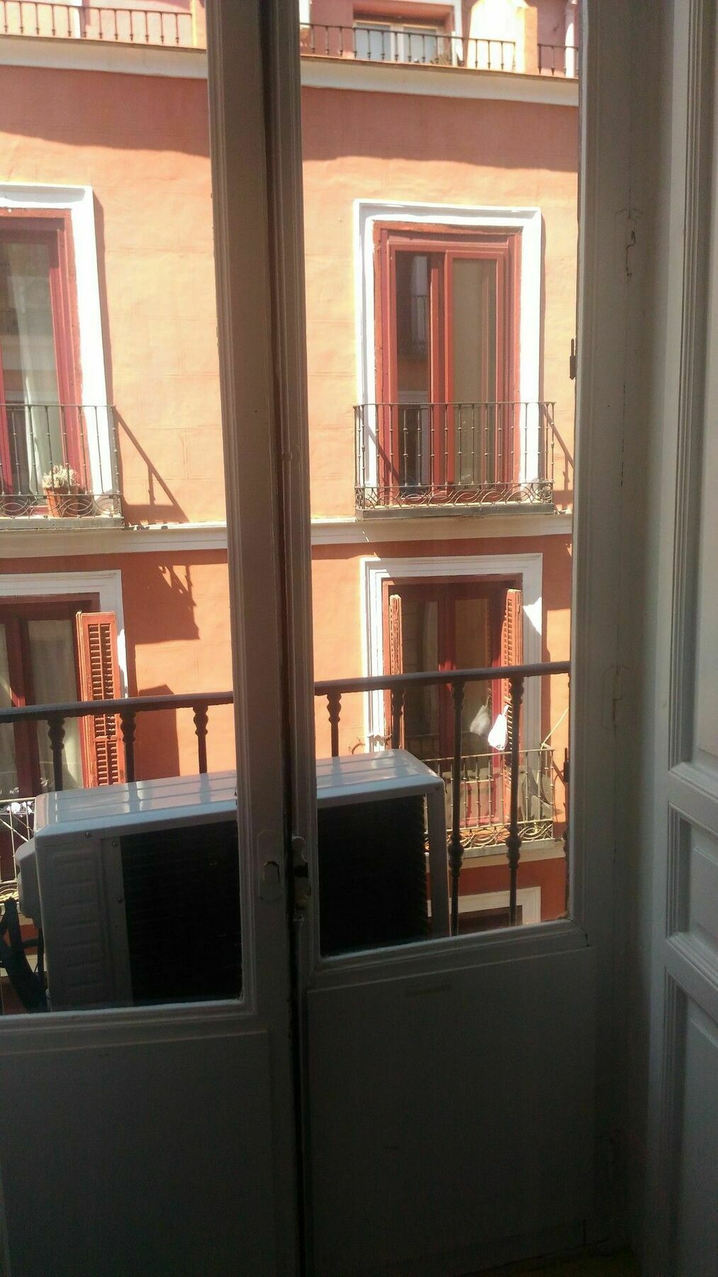 Hostal Alaska Madrid Eksteriør billede