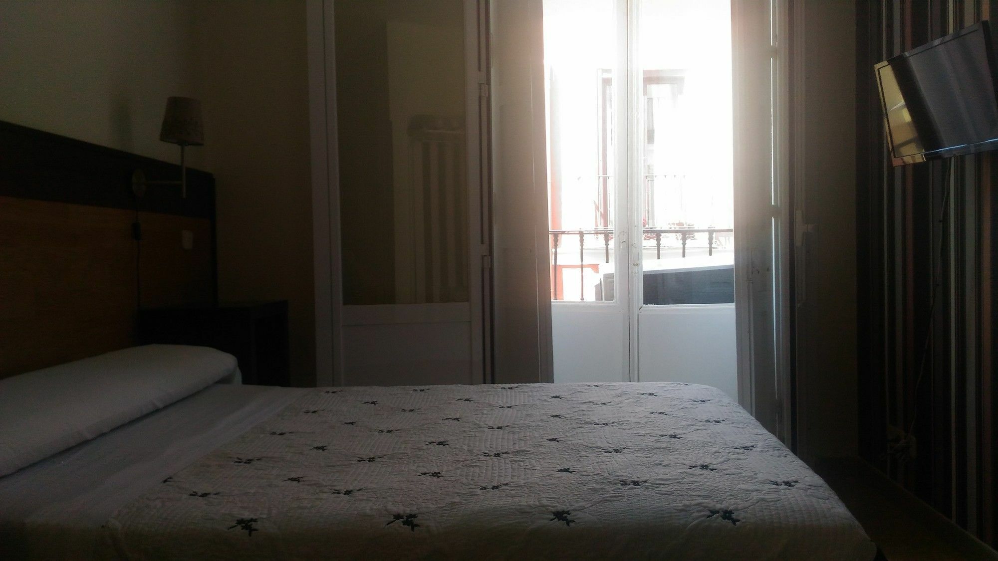 Hostal Alaska Madrid Eksteriør billede