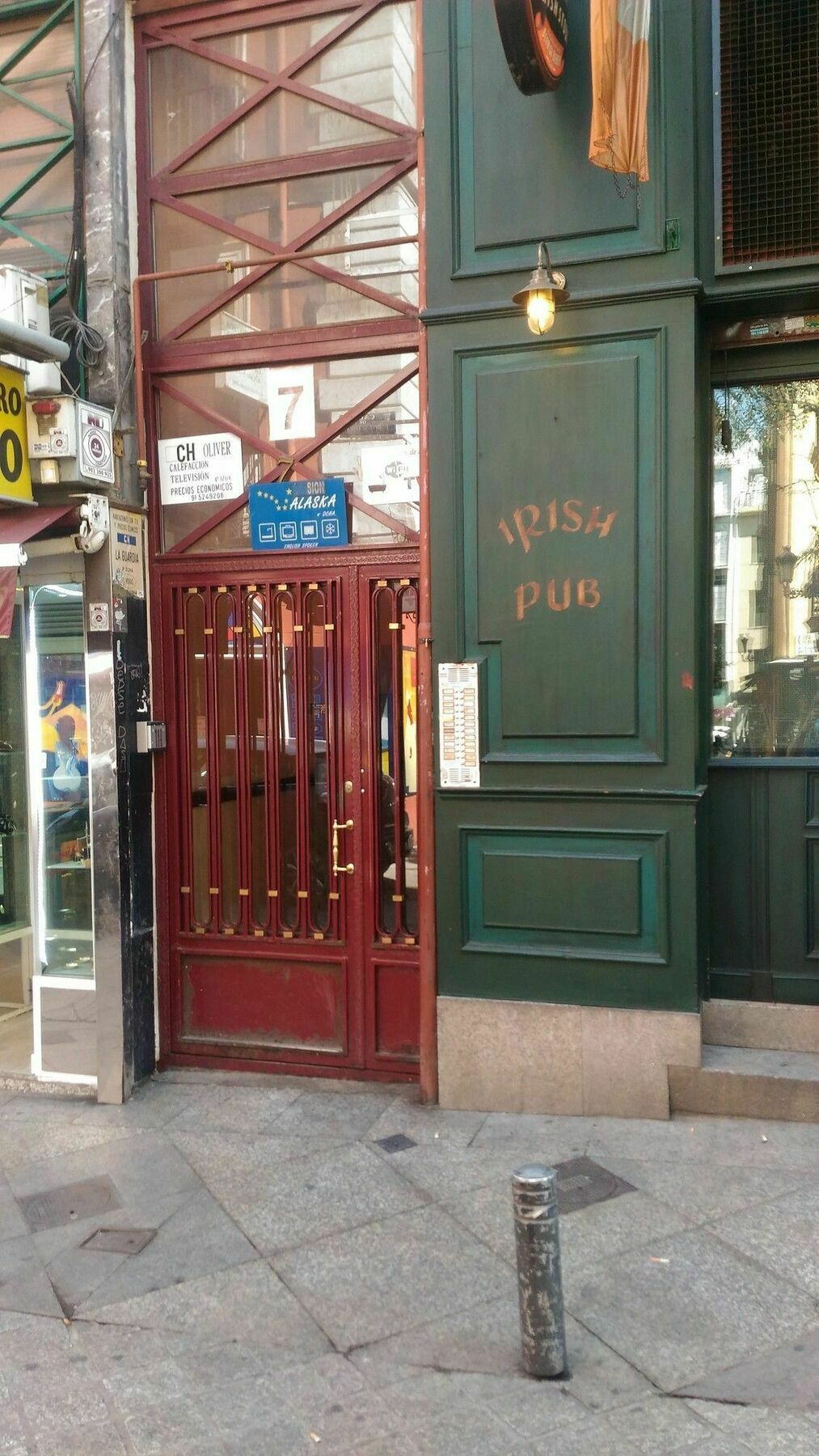 Hostal Alaska Madrid Eksteriør billede