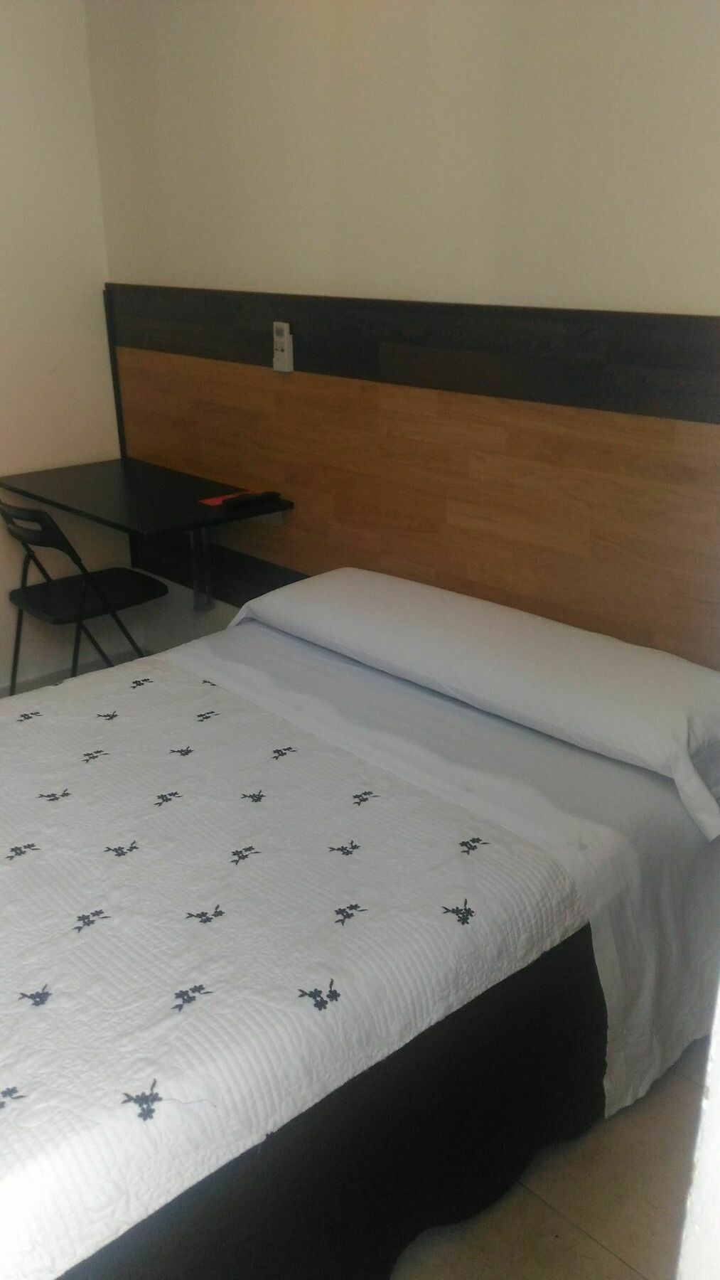 Hostal Alaska Madrid Eksteriør billede